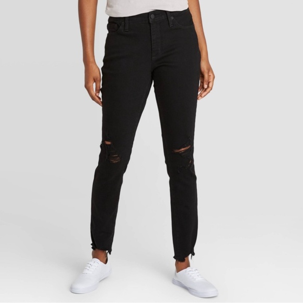 Time & Tru sz 18 black distressed high rise button fly skinny stretch Mom jeans